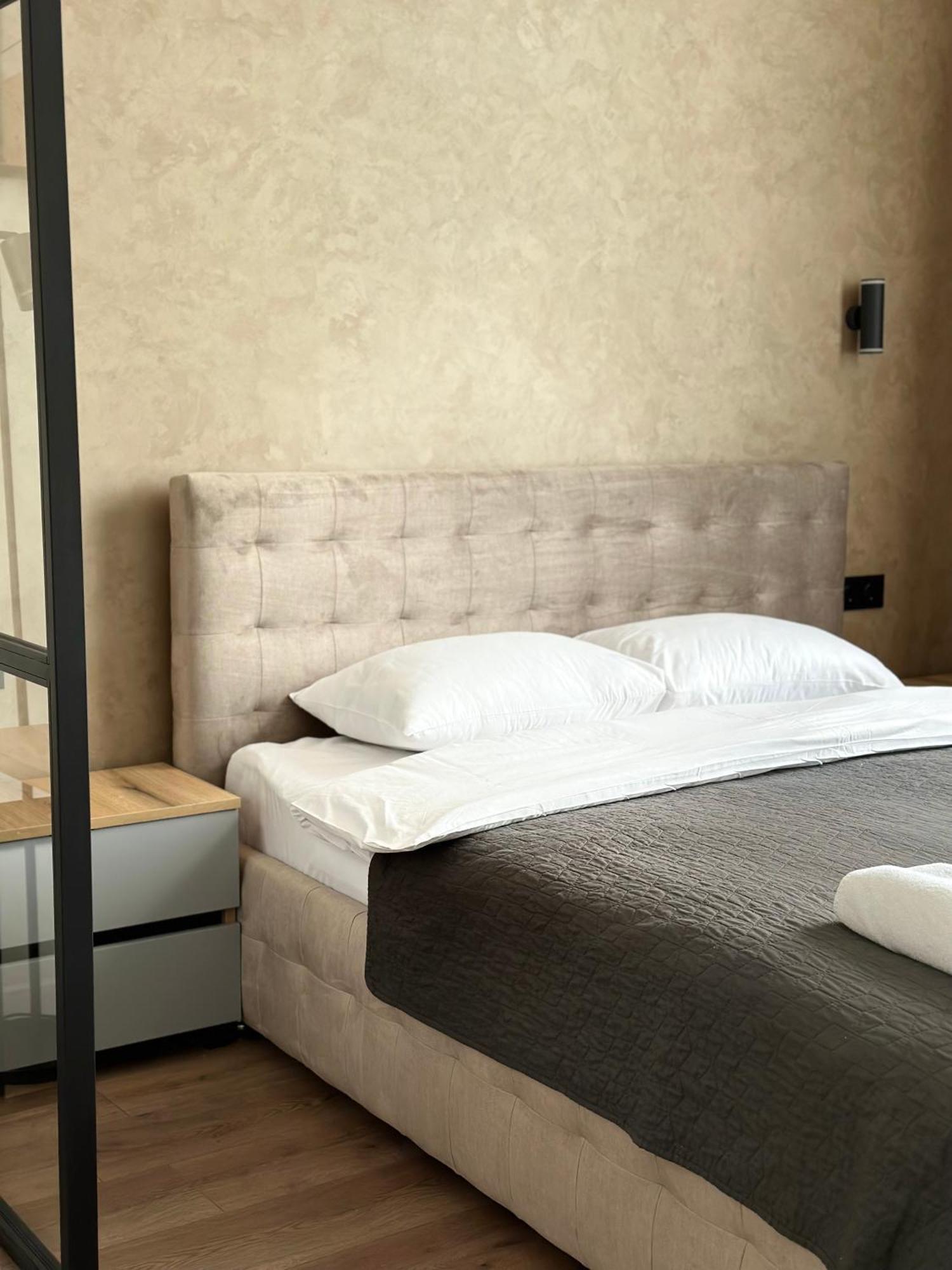 Romantic Apartments - In The Center Of Lviv , King-Size Bed Esterno foto