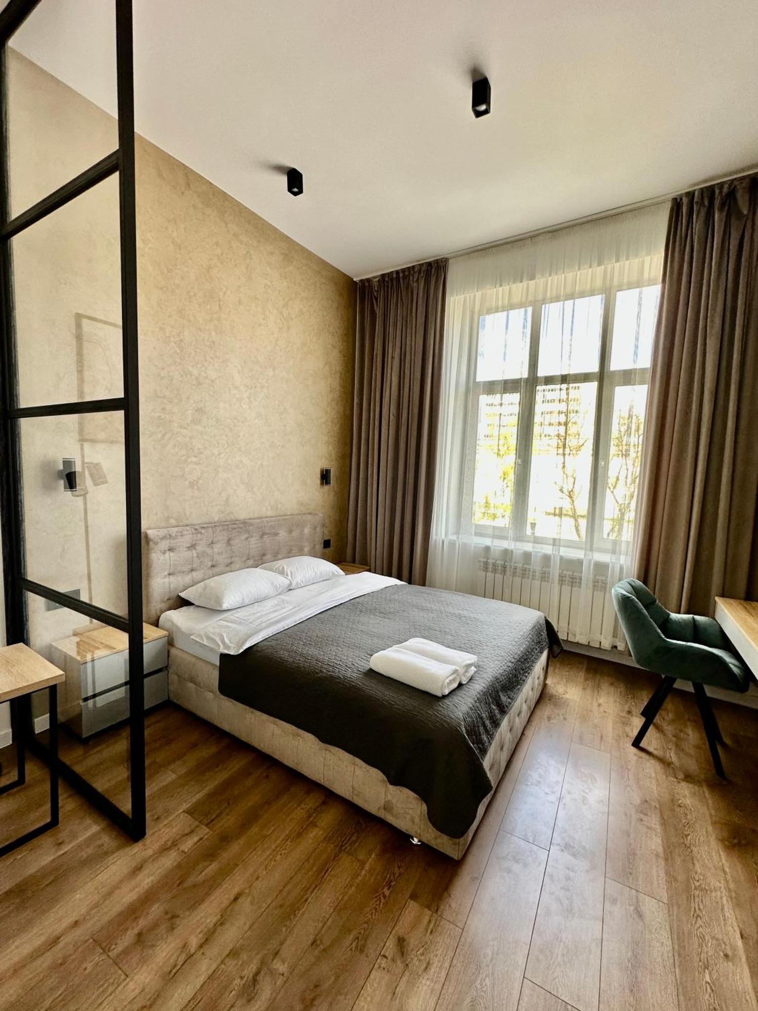 Romantic Apartments - In The Center Of Lviv , King-Size Bed Esterno foto