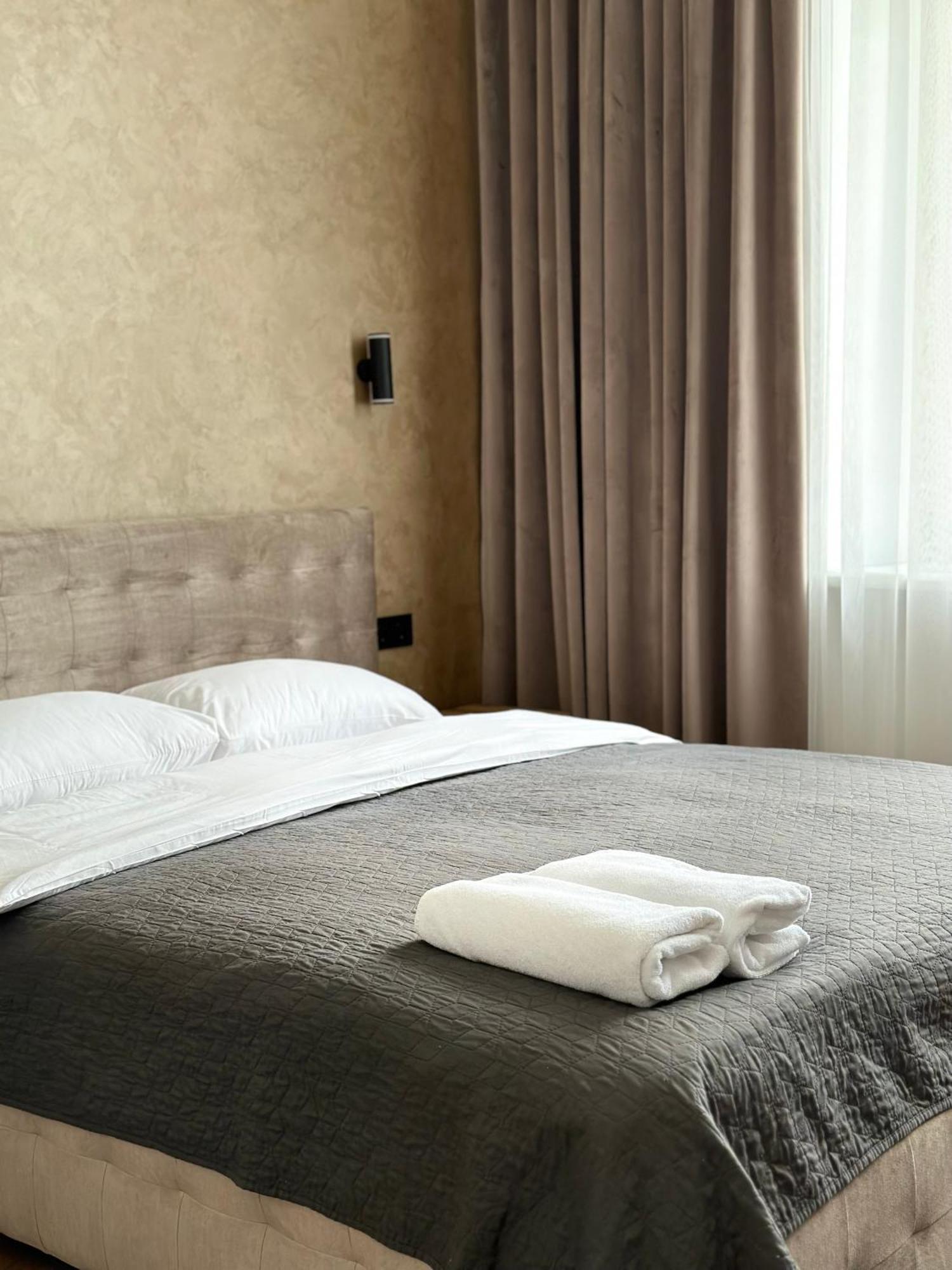 Romantic Apartments - In The Center Of Lviv , King-Size Bed Esterno foto