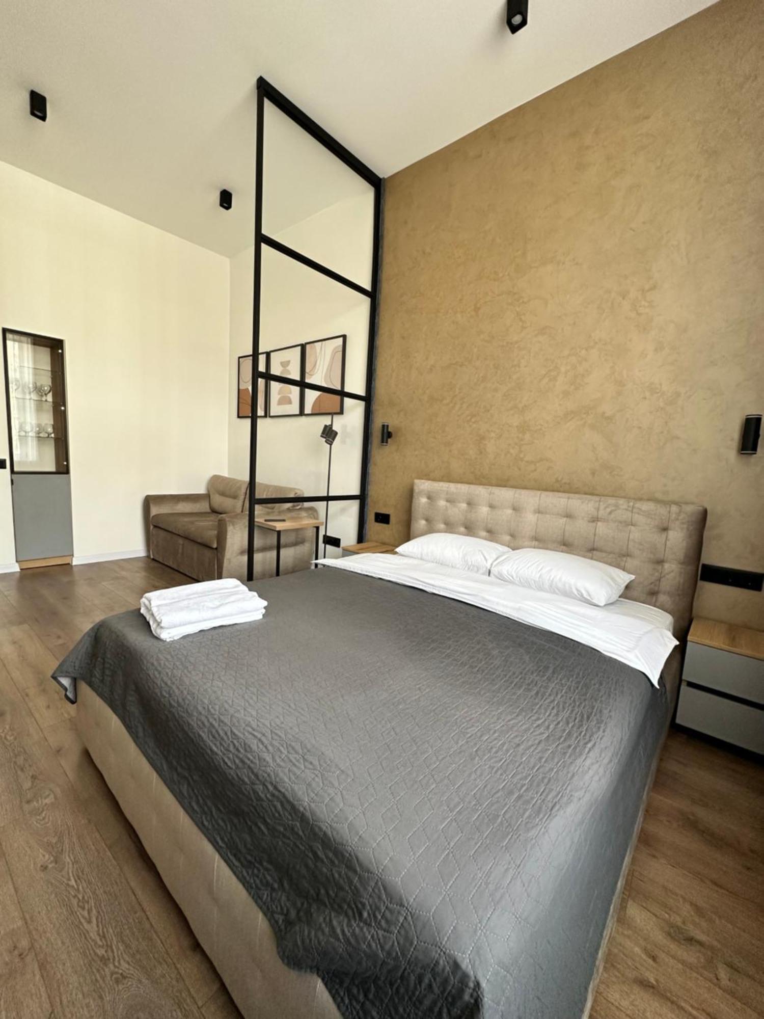 Romantic Apartments - In The Center Of Lviv , King-Size Bed Esterno foto