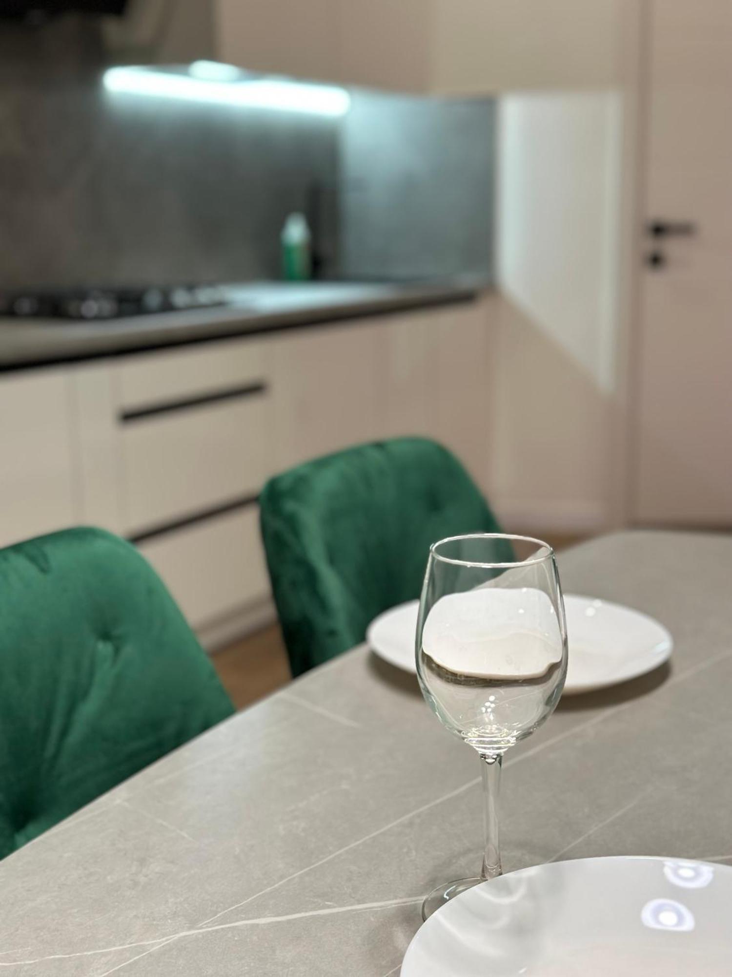 Romantic Apartments - In The Center Of Lviv , King-Size Bed Esterno foto