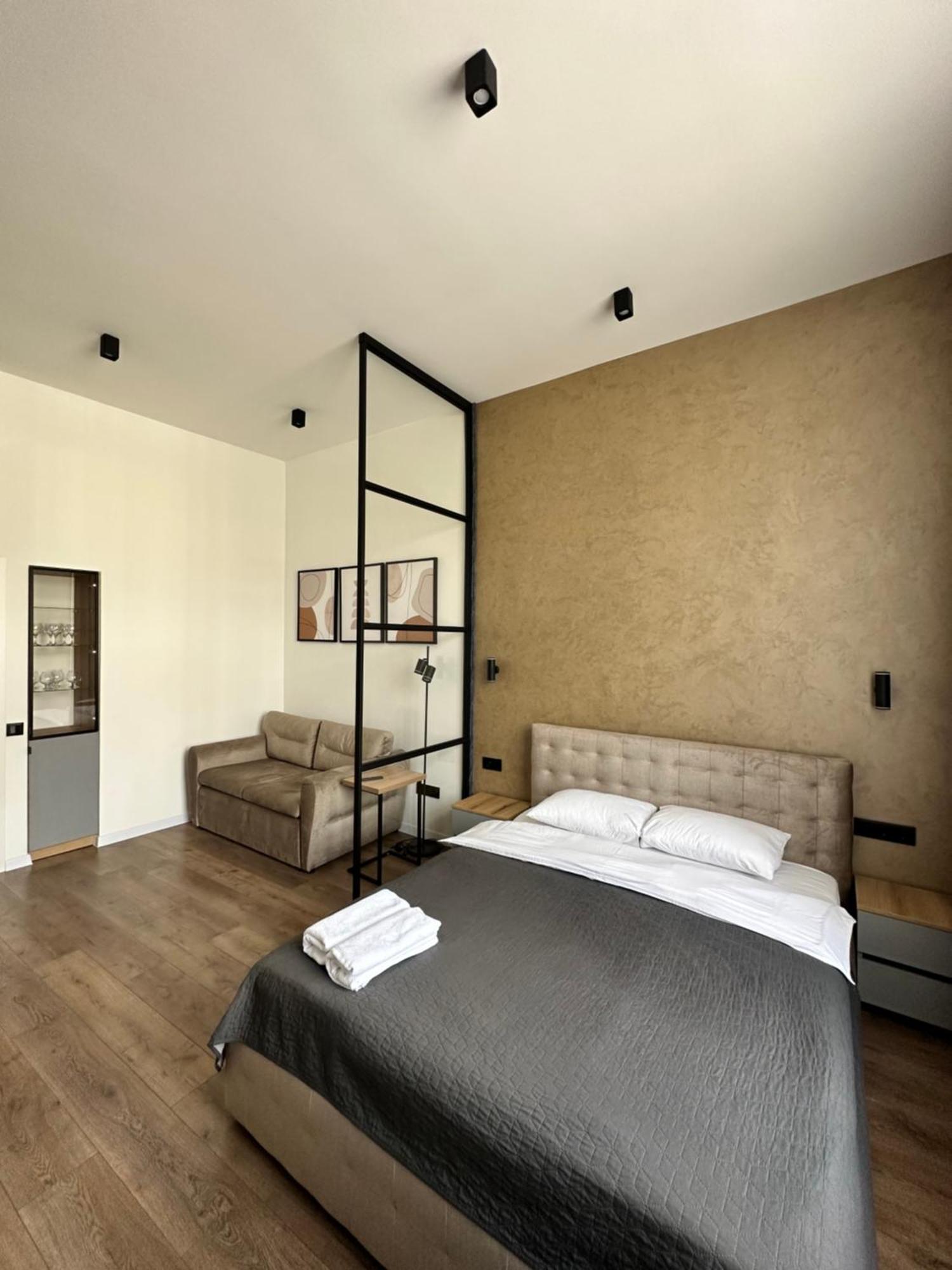 Romantic Apartments - In The Center Of Lviv , King-Size Bed Esterno foto